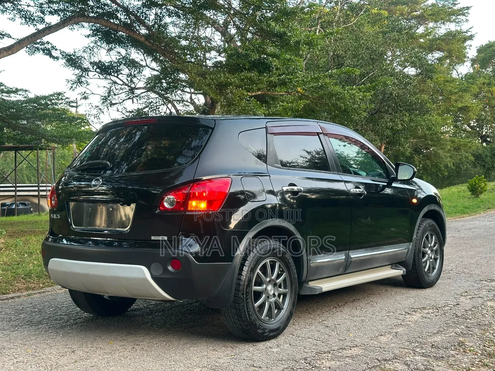 Nissan Dualis 2012 Black