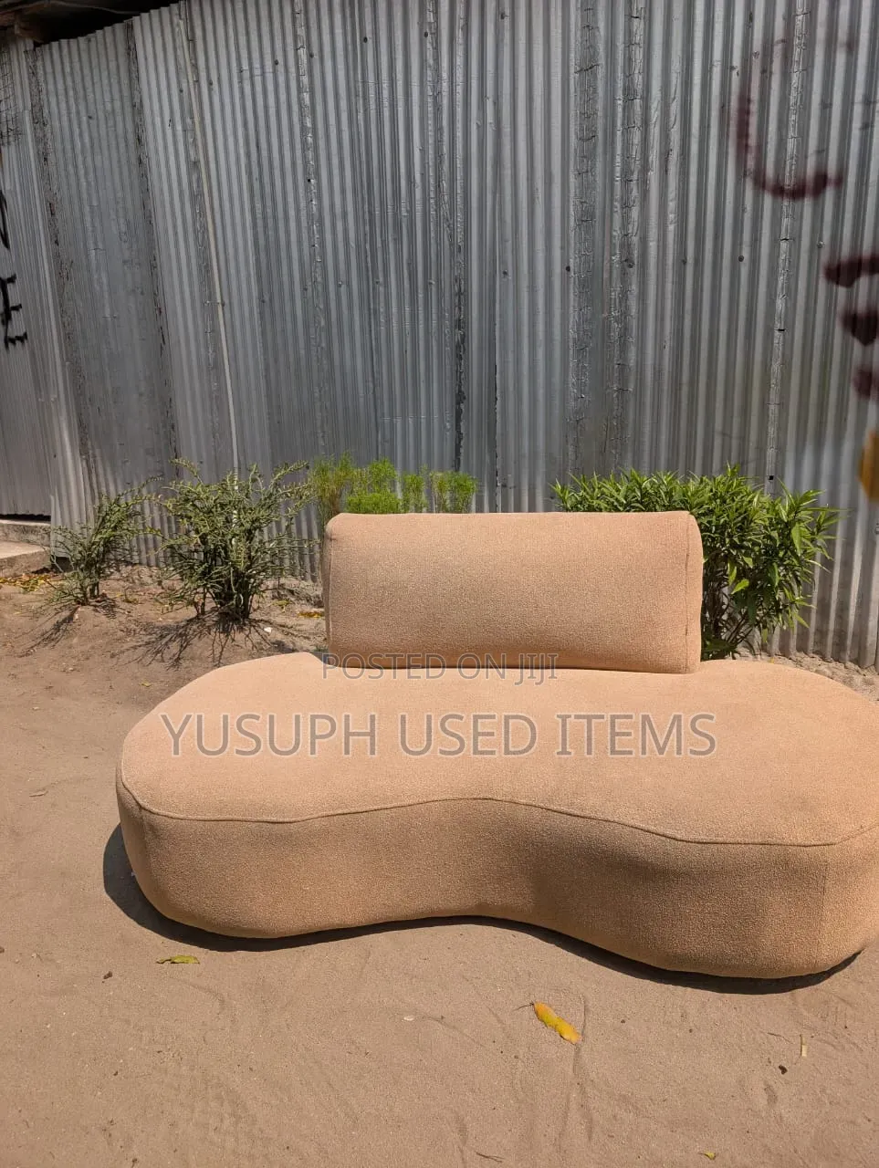 Sofa Watu Wawili // Spring Ja Fibers Zipo //