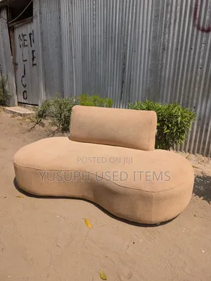 Sofa Watu Wawili // Spring Ja Fibers Zipo //