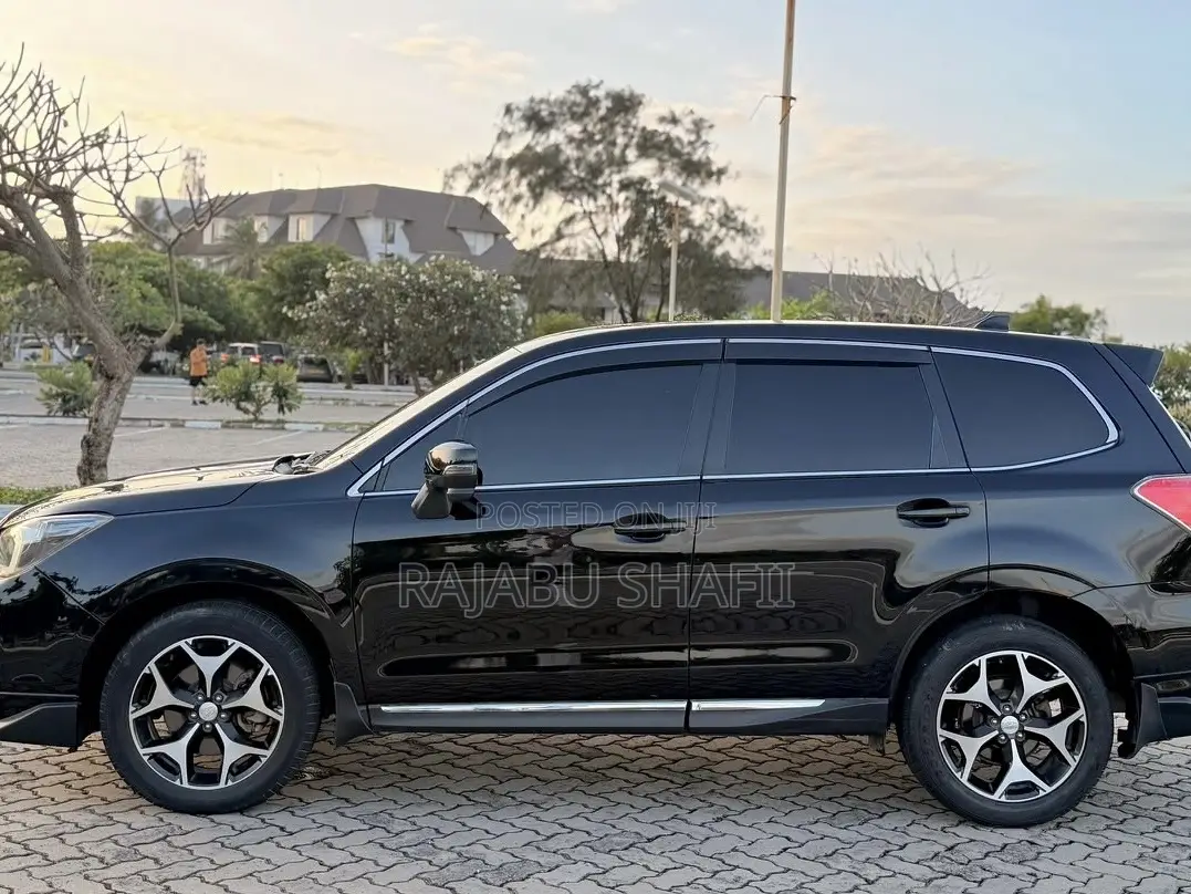 Subaru Forester 2.0XT Touring 4dr SUV AWD (2.0L 4cyl Turbo CVT) 2014