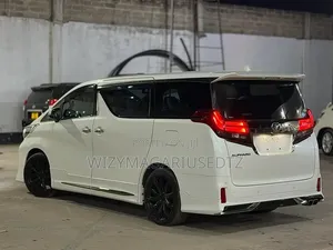Toyota Alphard 2017 White