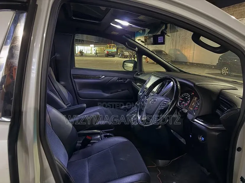 Toyota Alphard 2017 White