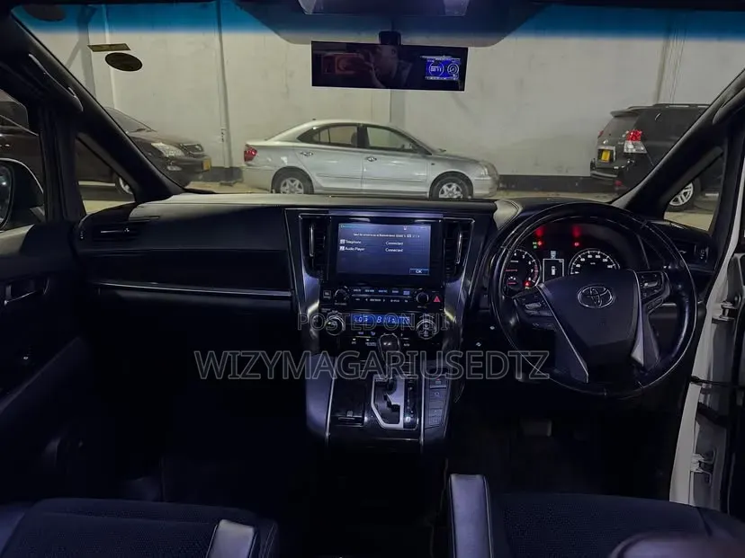 Toyota Alphard 2017 White