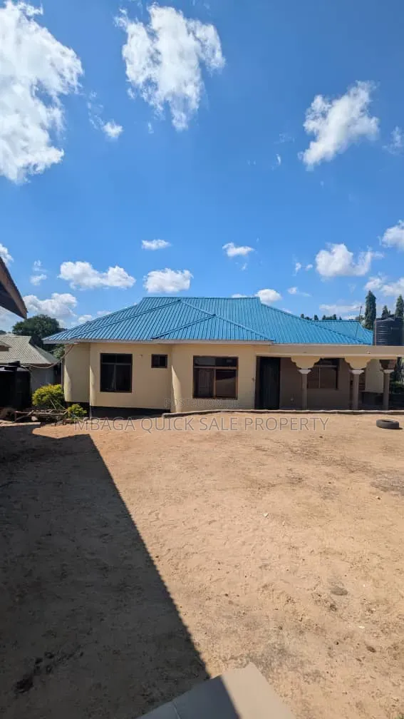 3bdrm Apartment in Mbezi for sale
