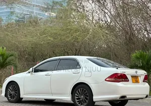 Toyota Crown 2009 White