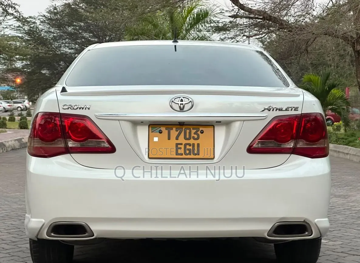 Toyota Crown 2009 White