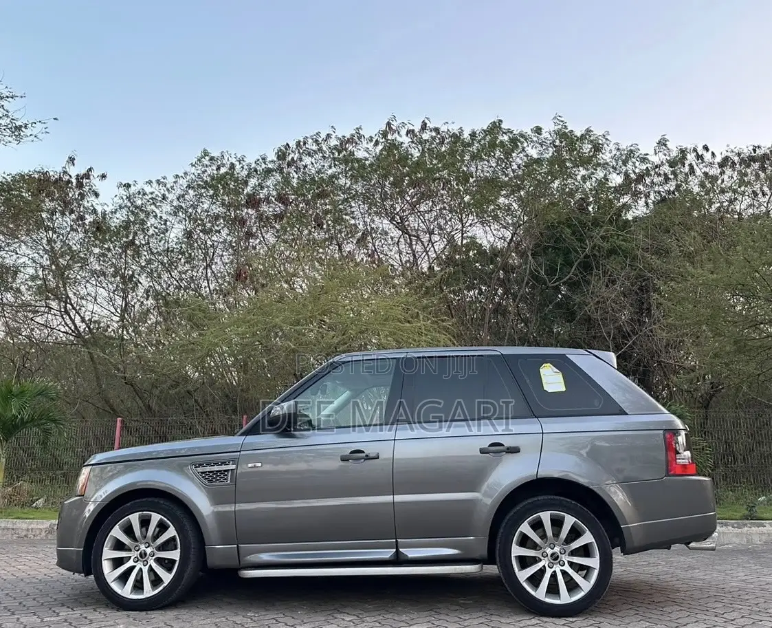 Land Rover Range Rover Sport 2010 Gray