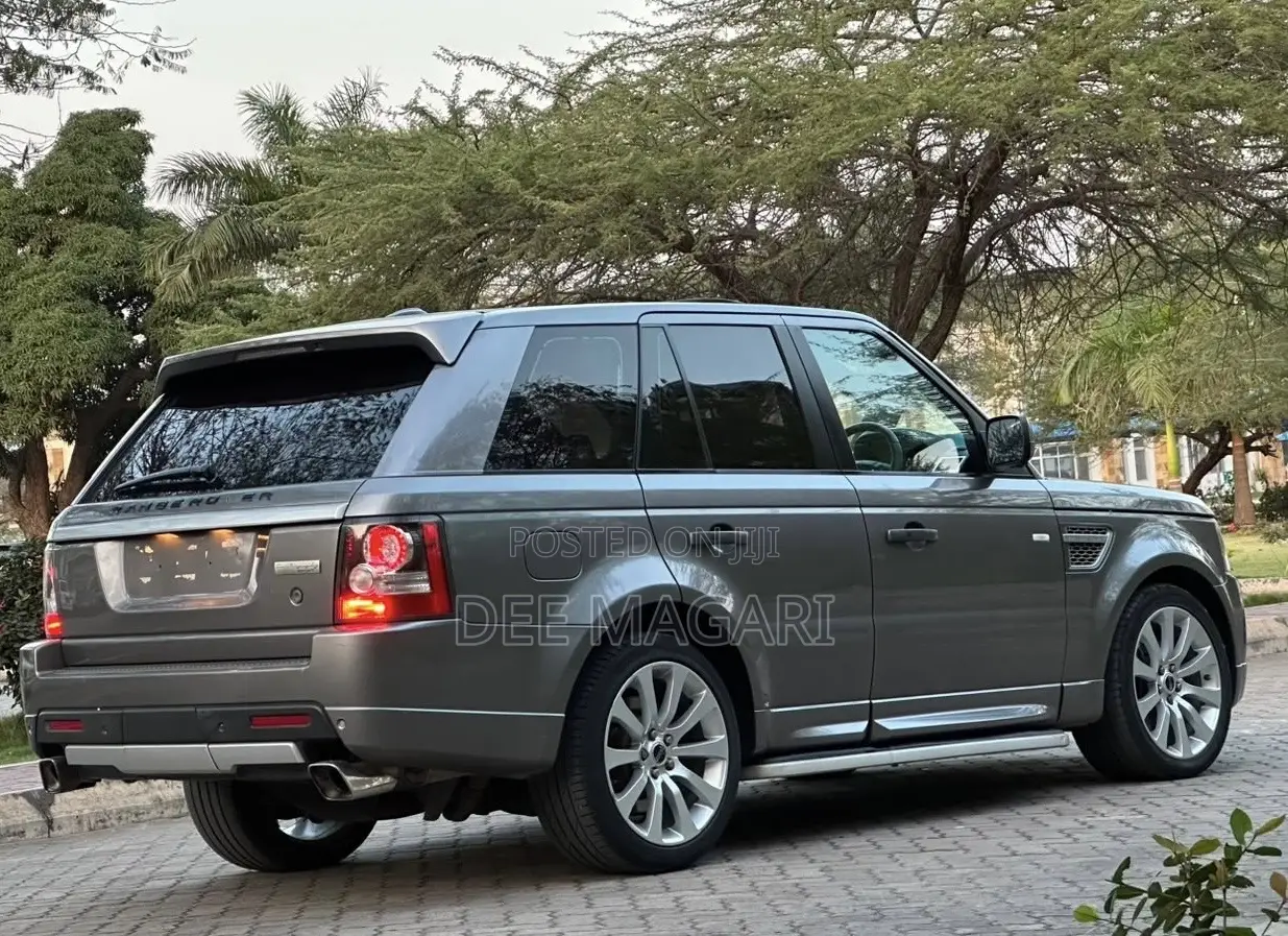 Land Rover Range Rover Sport 2010 Gray