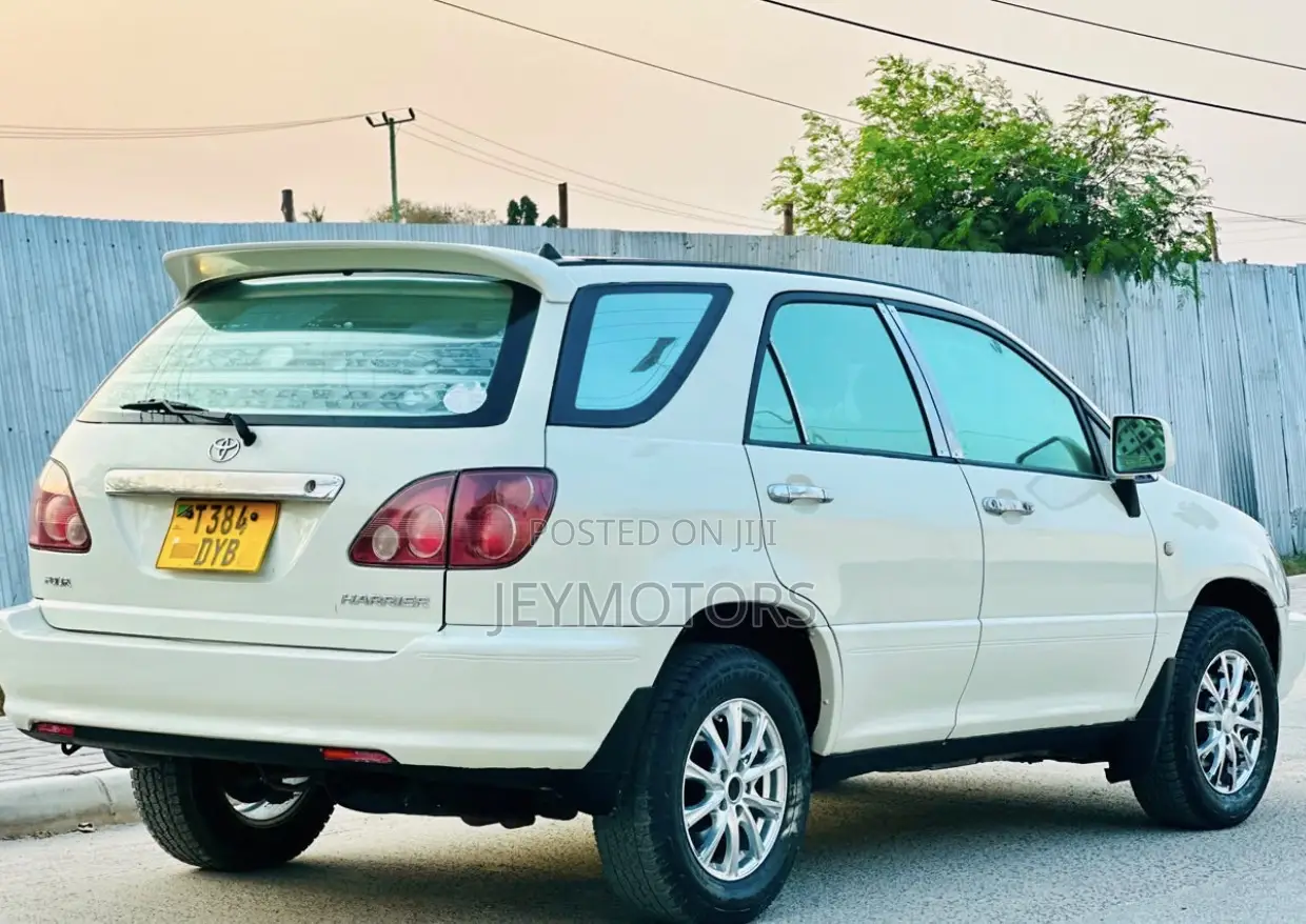 Toyota Harrier 2003 White