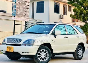 Toyota Harrier 2003 White