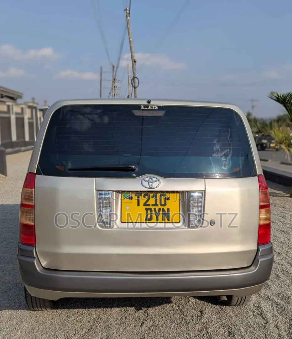 Toyota Succeed 2006 Silver