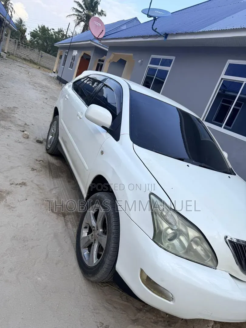 Toyota Harrier 2005 White