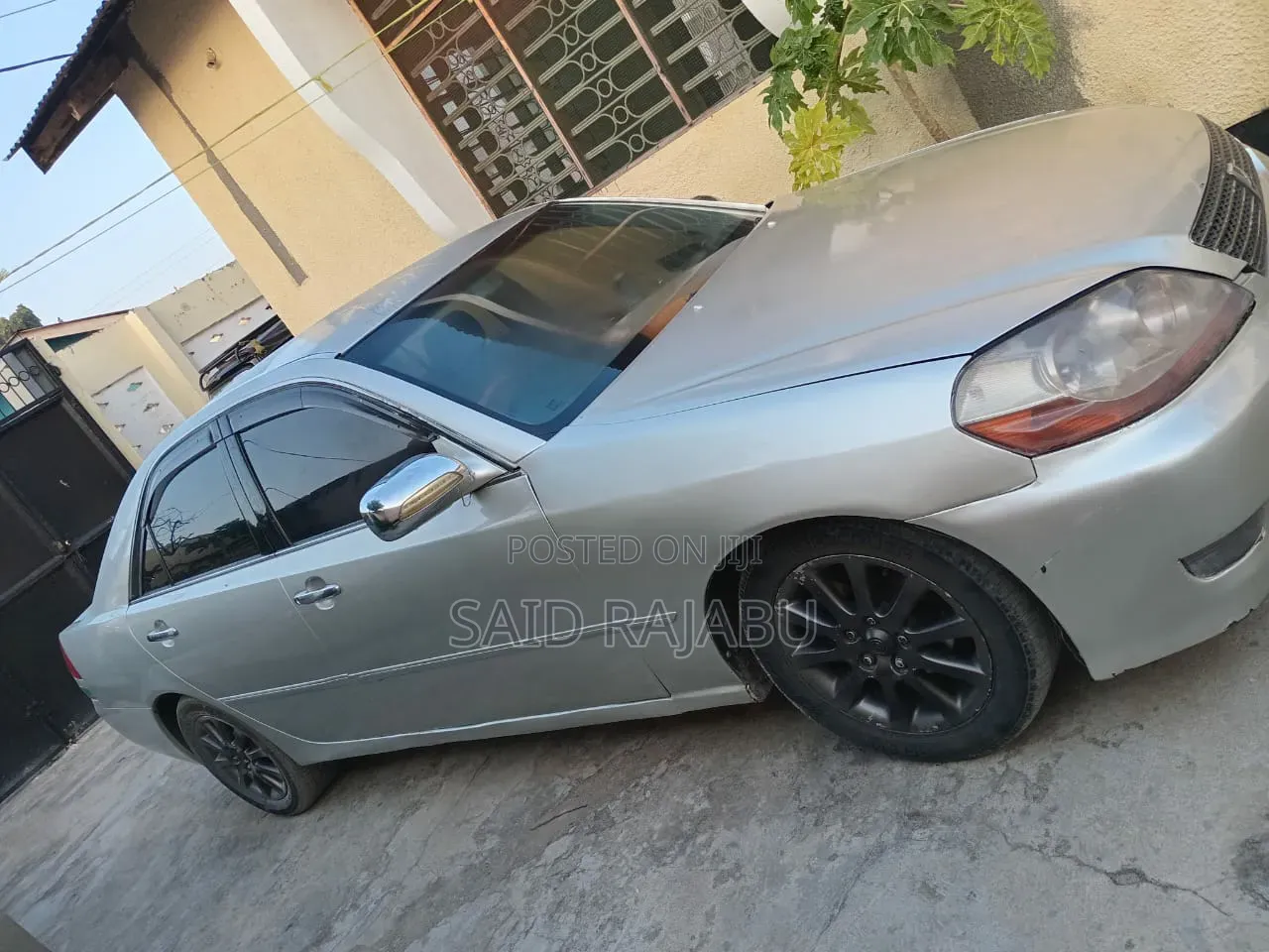 Toyota Mark II 2000 Silver