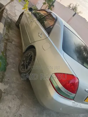 Toyota Mark II 2000 Silver