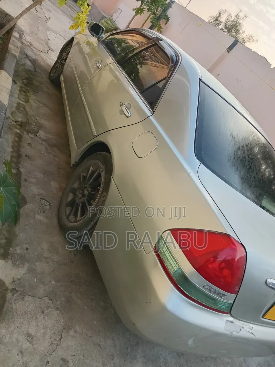 Toyota Mark II 2000 Silver