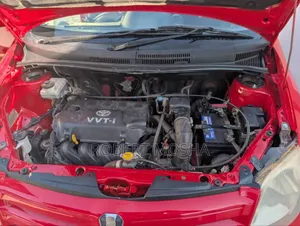 Toyota IST 2003 Red