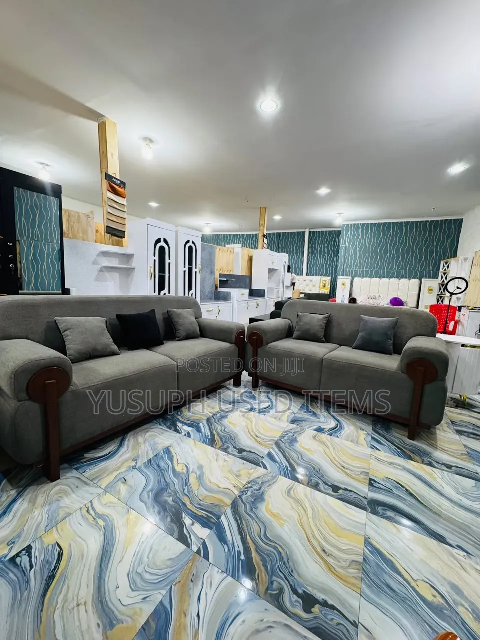 New Sofa Set With 3 and 2 PCS