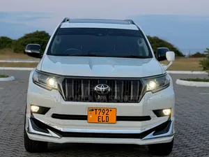 Toyota Land Cruiser Prado 2025 White