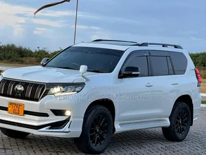 Toyota Land Cruiser Prado 2025 White