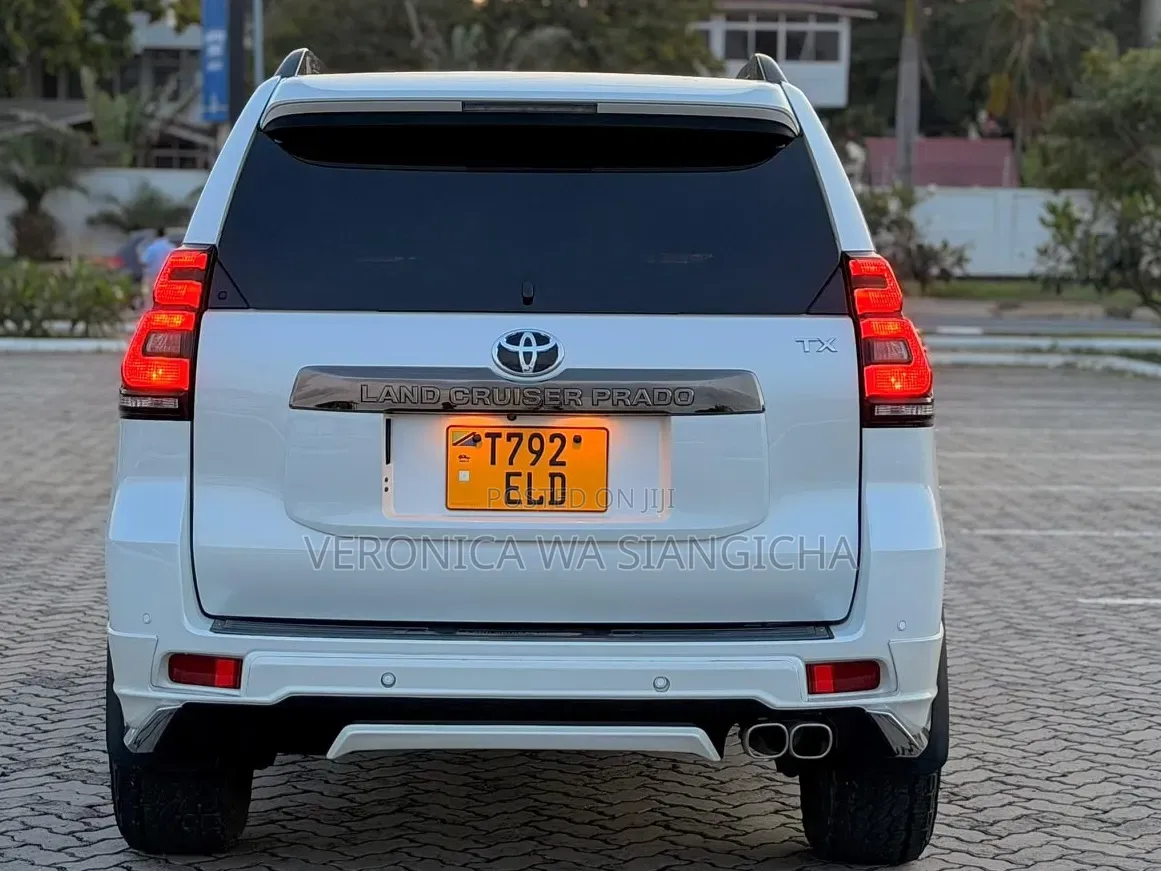 Toyota Land Cruiser Prado 2025 White