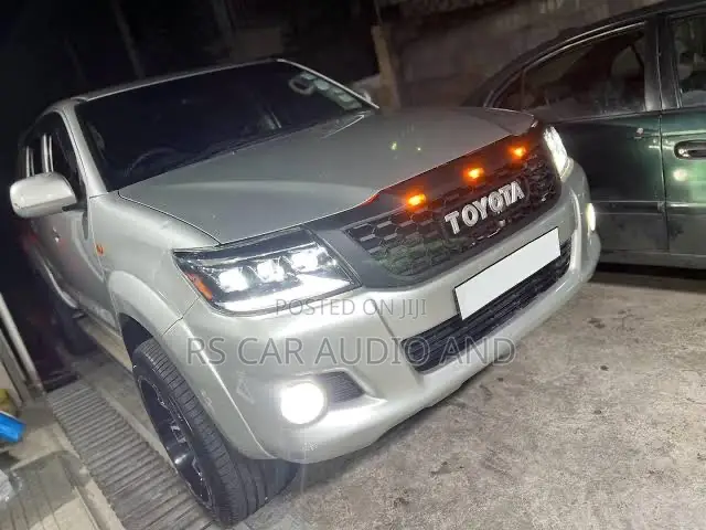 Hilux Vigo Aftermarket Headlights
