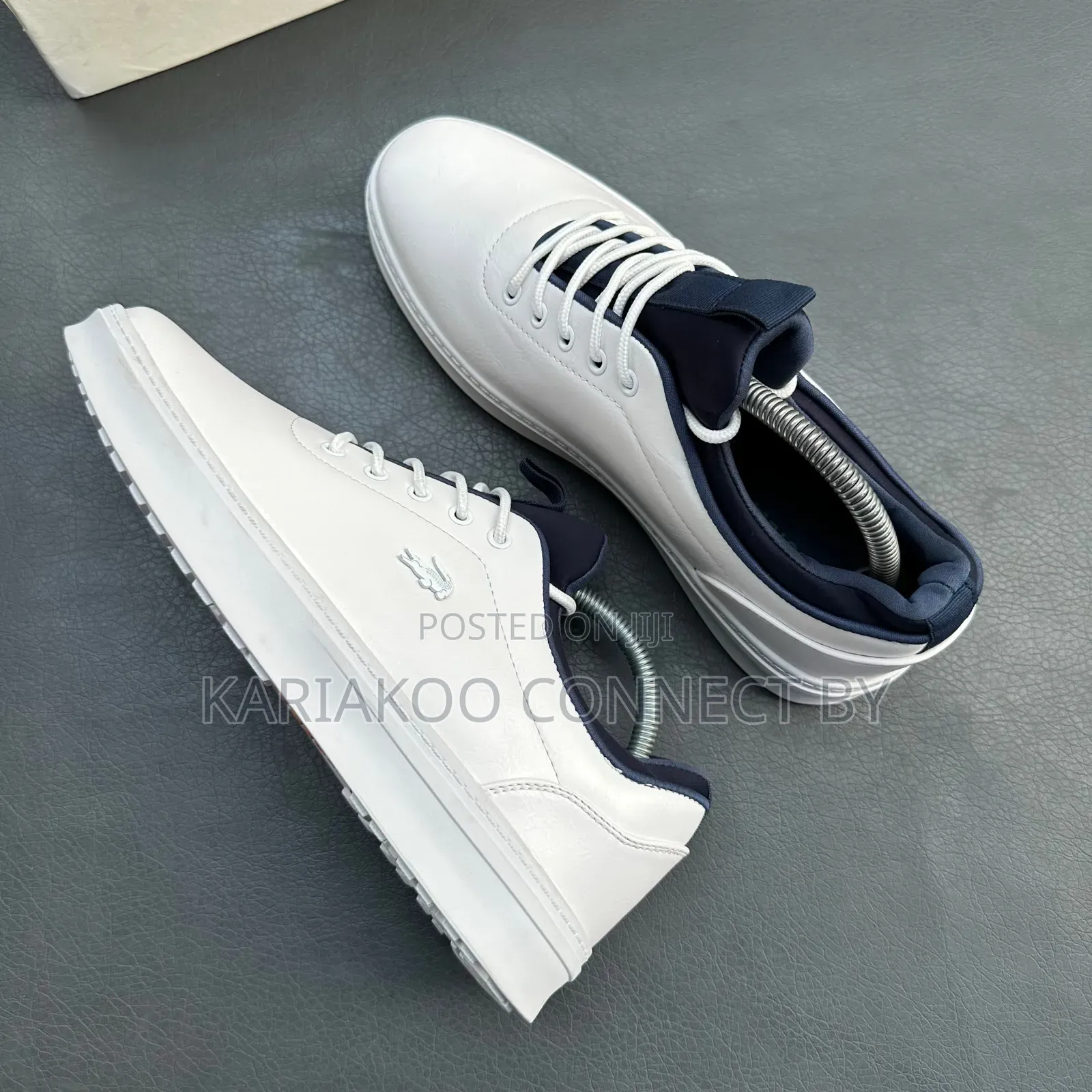 Classic Men's Leather Casual Sneakers