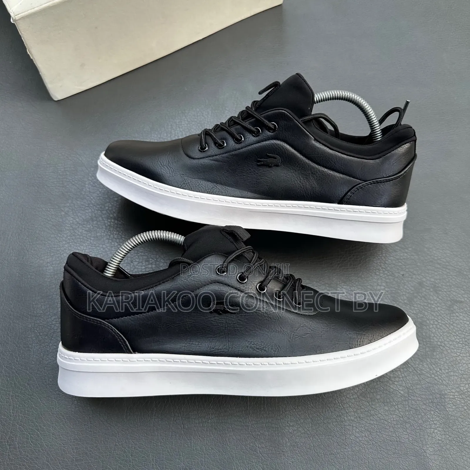 Classic Men's Leather Casual Sneakers