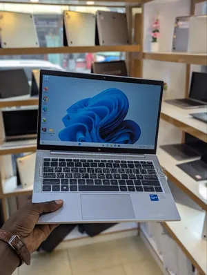 Laptop HP EliteBook 830 G8 8GB Intel Core i5 SSD 256GB