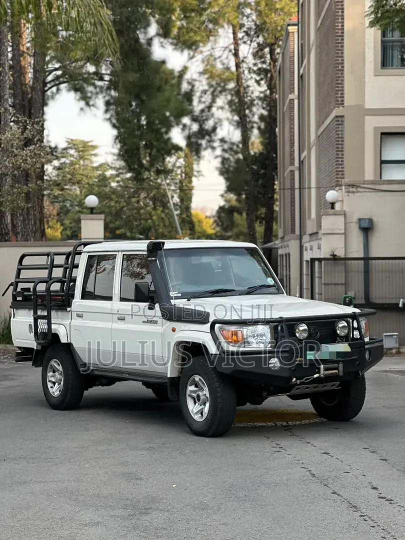 Toyota Land Cruiser 2024 White