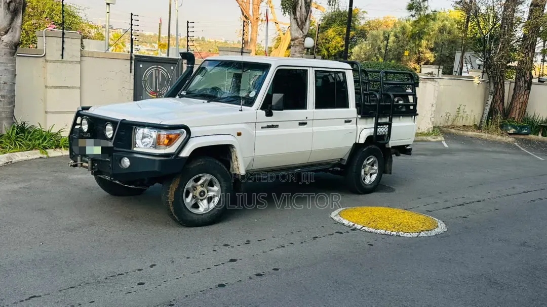 Toyota Land Cruiser 2024 White