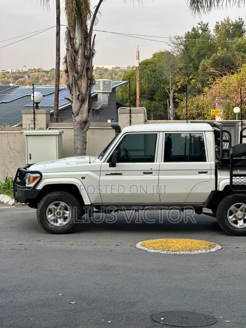 Toyota Land Cruiser 2024 White