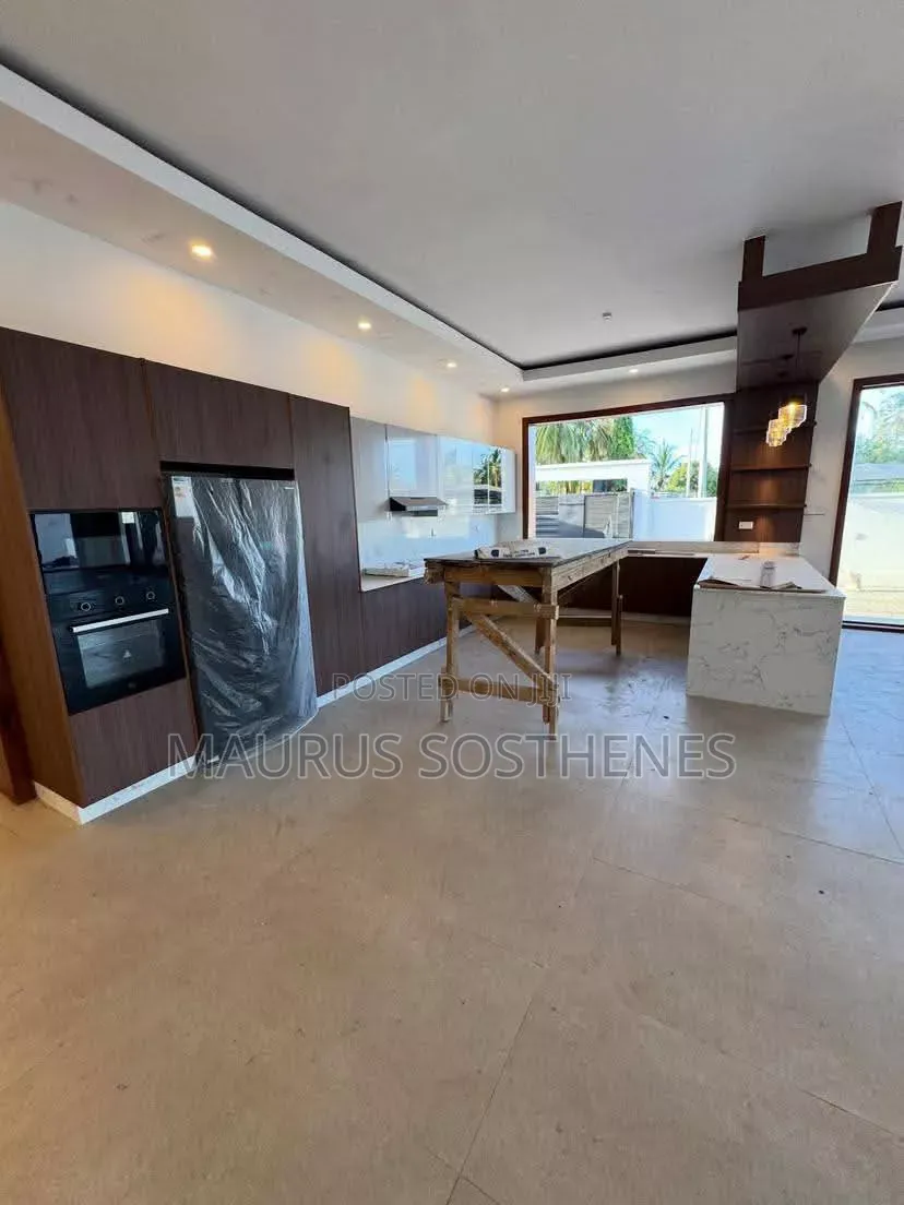 4bdrm House in Geza, Kigamboni for sale
