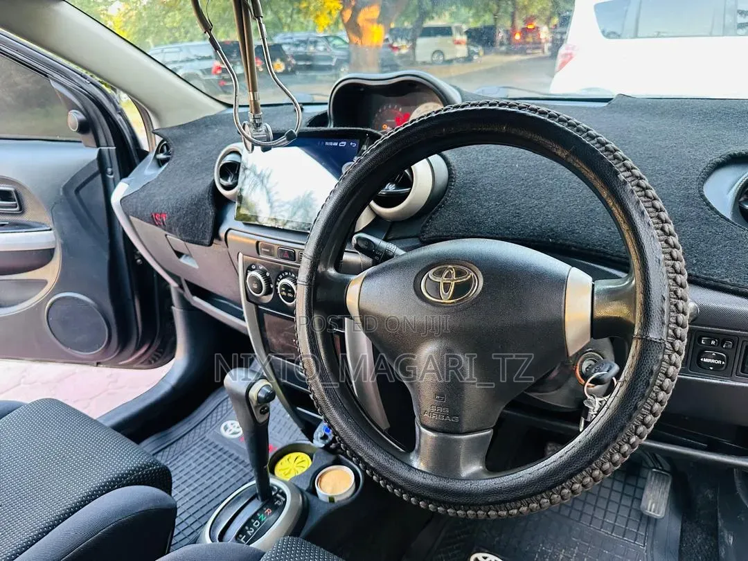 Toyota IST 2004 Black
