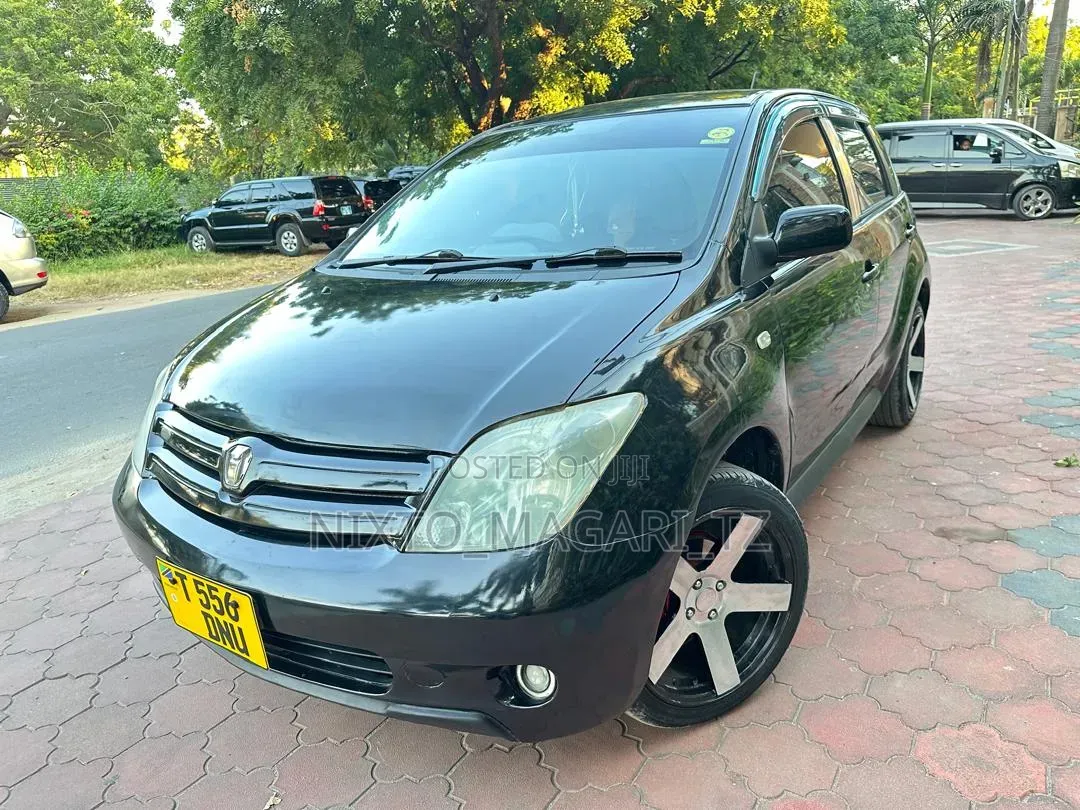 Toyota IST 2004 Black