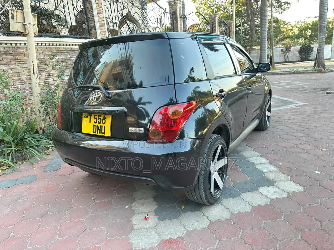 Toyota IST 2004 Black