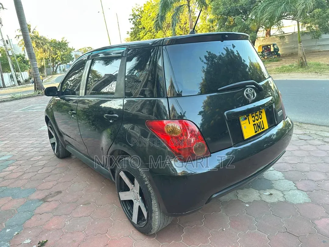 Toyota IST 2004 Black