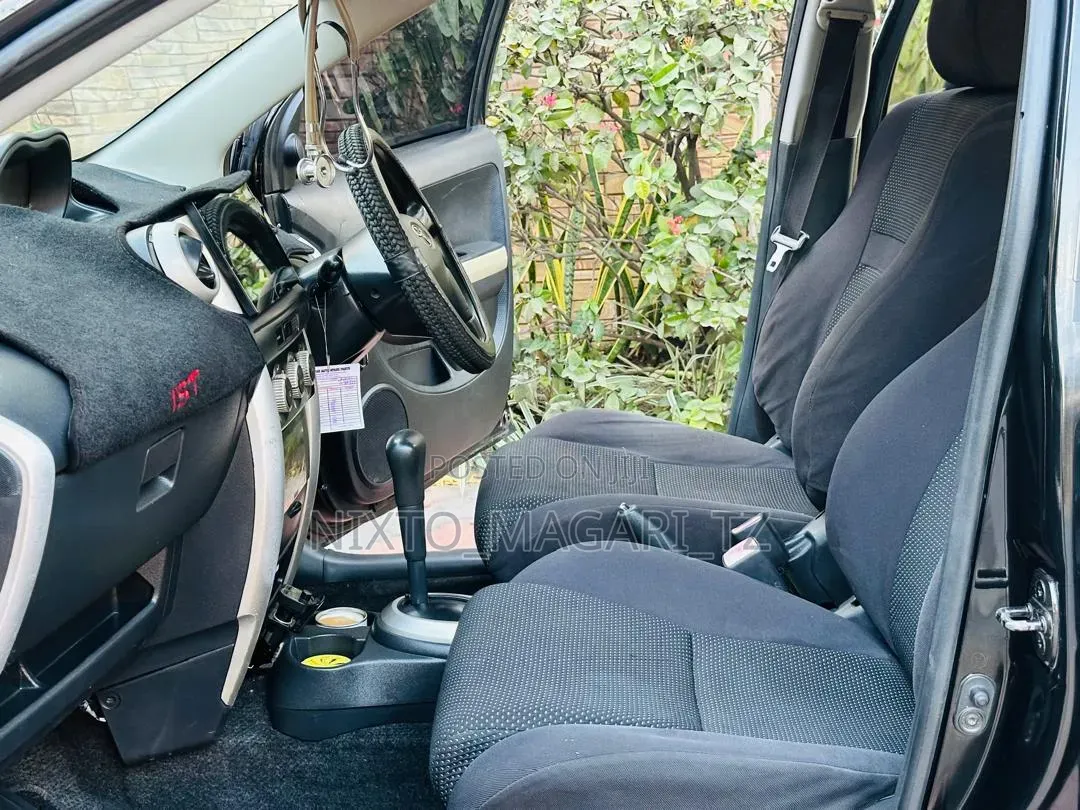 Toyota IST 2004 Black