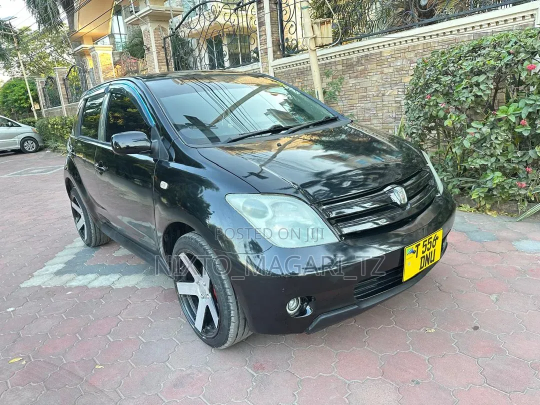 Toyota IST 2004 Black