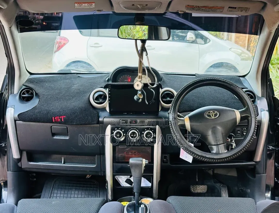 Toyota IST 2004 Black