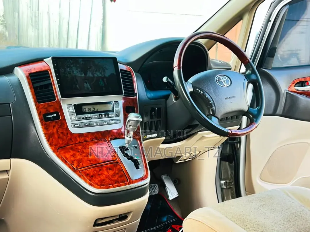 Toyota Alphard 2005 Silver
