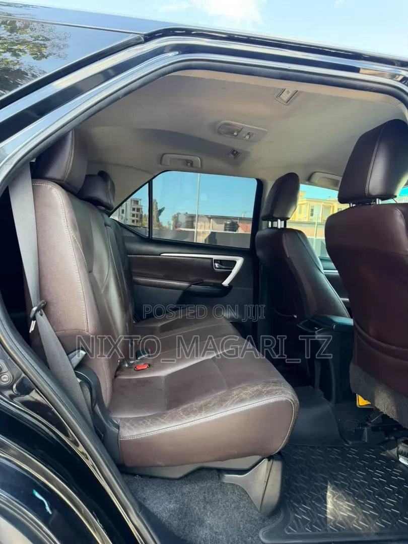 Toyota Fortuner 2018 Black