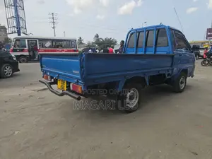Toyota Hiace Mayai
