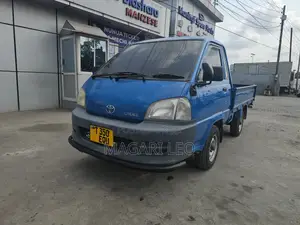 Toyota Hiace Mayai