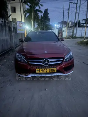Mercedes-Benz C200 2019 Red