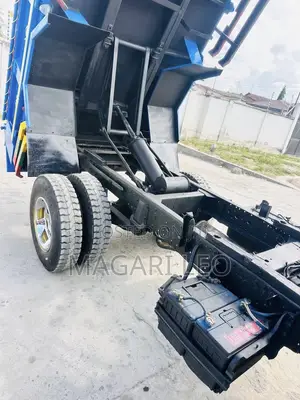 Mitsubishi Canter Tipper
