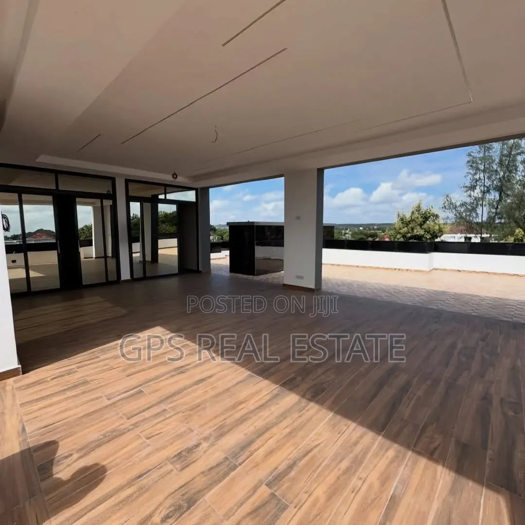 6bdrm House in Mbweni Jkt, Kinondoni for sale
