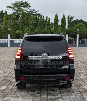 Toyota Land Cruiser Prado 2024 Black