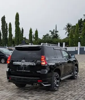 Toyota Land Cruiser Prado 2024 Black