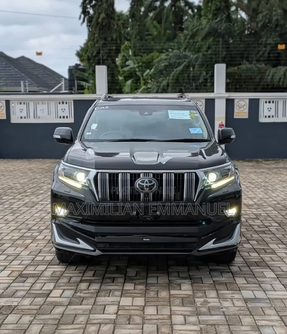 Toyota Land Cruiser Prado 2024 Black