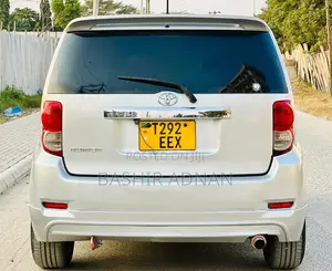 Toyota Corolla Rumion Hatchback 1.5 FWD 2008 Silver